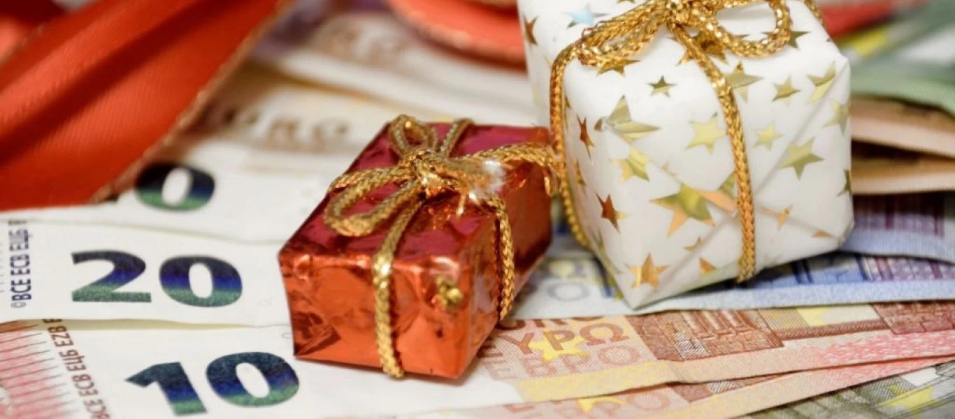Μέχρι αύριο η καταβολή του δώρου Χριστουγέννων - Όσα πρέπει να ξέρουν οι εργαζόμενοι